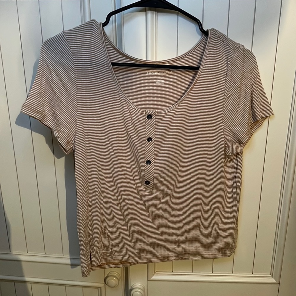American Eagle short sleeve shirt